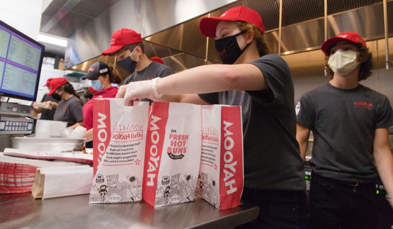 Mooyah Employees